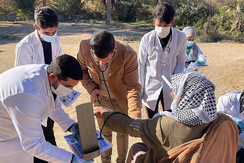 جامعة العميد تقدّم خدمات صحية وتوعوية لأهالي قضاء الحسينية في كربلاء