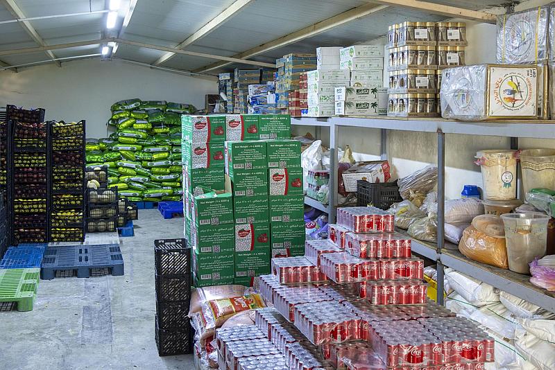 مجمع العلقمي يرفد موكبه الخدمي بأكثر من 80 طنًّا من المواد الغذائية