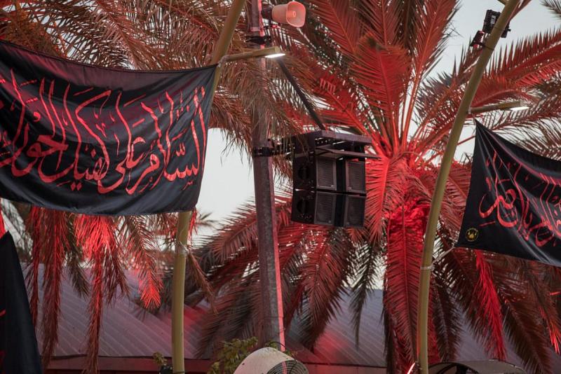 نشرُ مكبّراتٍ صوتيّة في ساحة ما بين الحرمَيْن لإرشاد الزائرين وتوجيههم