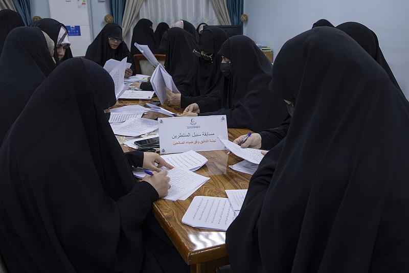شعبة الخطابة الحسينية تواصل تصحيح أجوبة المشاركات في مسابقة (سبيل المنتظرين)