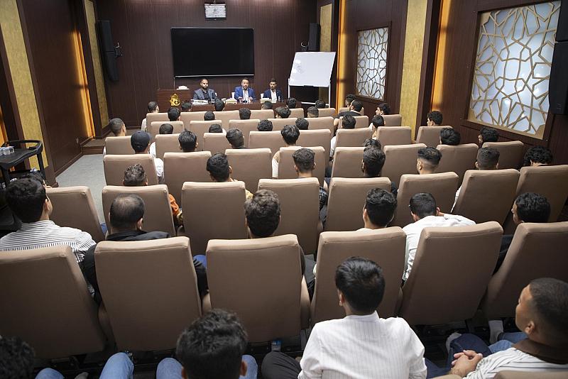 قسم العلاقات العامة ينظم برنامجاً ثقافياً لوفدٍ من الديوانية