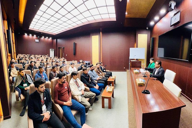 قسم الشؤون الفكرية يقيم برنامجًا ثقافيًّا لوفد شبابي من ذي قار