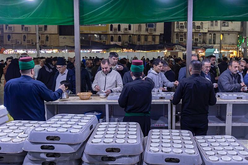 شعبة السادة الخدم تقدّم خدماتها للزائرين خلال شهر رمضان