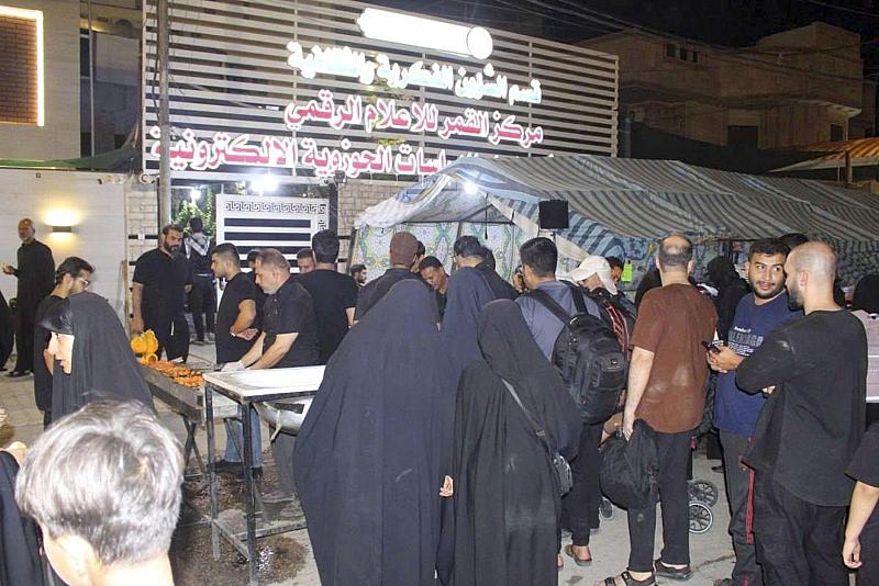 عبر موكب سقّاء عاشوراء.. قسم الشؤون الفكرية يقدم خدماته لزائري الأربعين