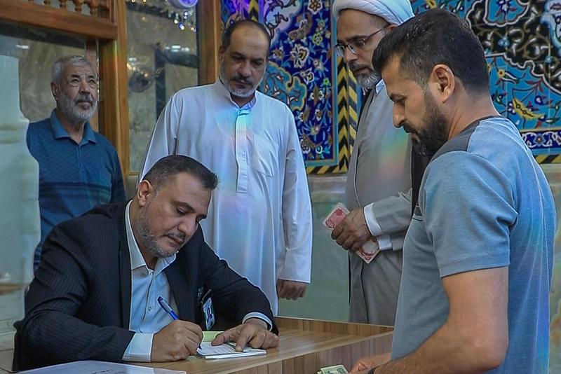 العتبة العباسية تواصل استلام المساعدات المالية لدعم الشعب اللبناني