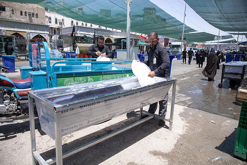 قسم الشؤون الخدمية: عمل مستمر على مدار الساعة لتوفير مادة الثلج للمواكب 
