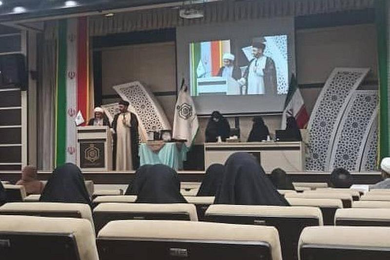 قسم الشؤون الفكرية يشارك بورقة بحثية في مؤتمر طهران الدولي الرابع عن المرأة