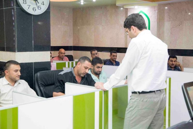 مديرُ مركز تعليم اللّغة الفارسيّة في جامعة فردوسي يطّلع على سير الدورات التي يُقيمها معهدُ الكفيل..