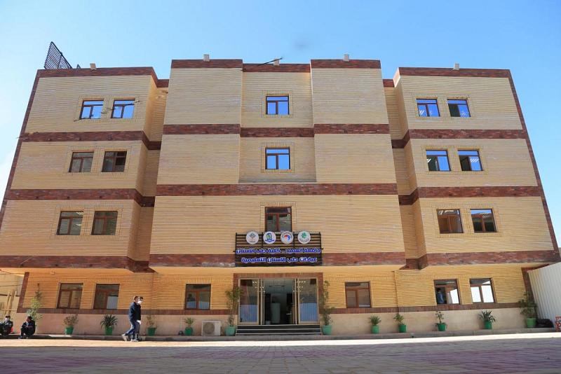 عياداتُ كلّية طبّ أسنان جامعة العميد تستقبل مراجعيها وتقدّم خدماتها لهم مجّاناً
