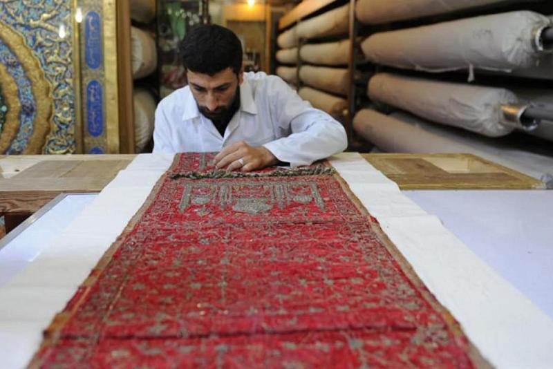 وحدة السجاد التابعة الى متحف الكفيل للنفائس والمخطوطات ... طرق عصرية وآلية حديثة في خزن السجاد 