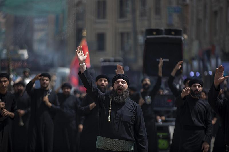 المواكب الكربلائية تستذكر مواقف أبي الفضل العباس (عليه السلام) في اليوم السابع من شهر المحرم
