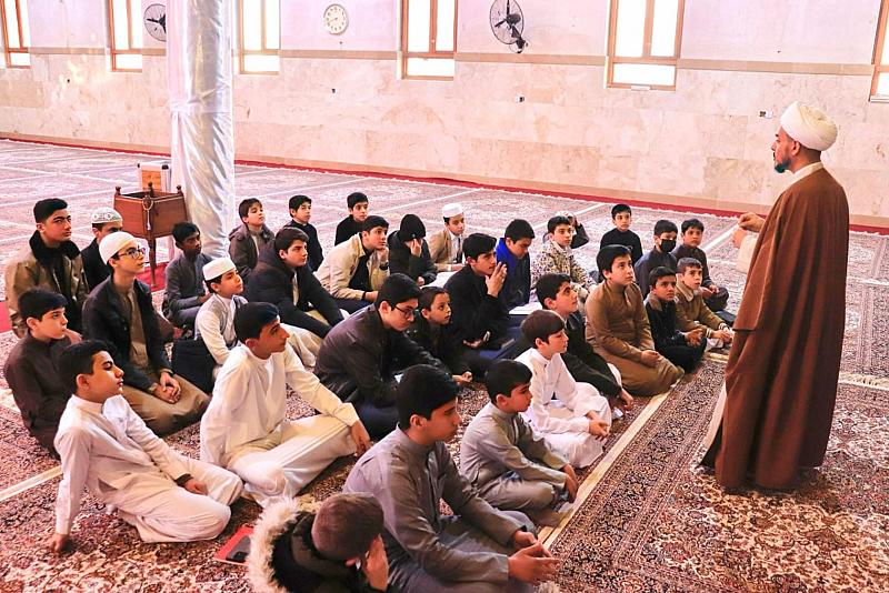 حفّاظ المجمع العلمي يحتفون باليوم الوطنيّ للقرآن الكريم في مزار صافي صفا في النجف الأشرف
