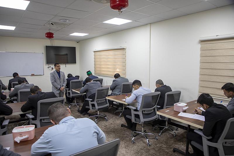 قسم التطوير يُجري الاختبارات النهائية لطلبة أكاديمية التطوير الإداري
