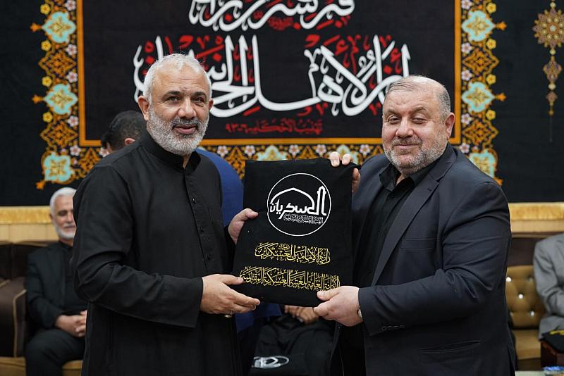 العتبة العسكرية المقدسة تكرّم وفد العتبة العباسية المقدسة لمشاركته في تقديم الخدمات لزائريها