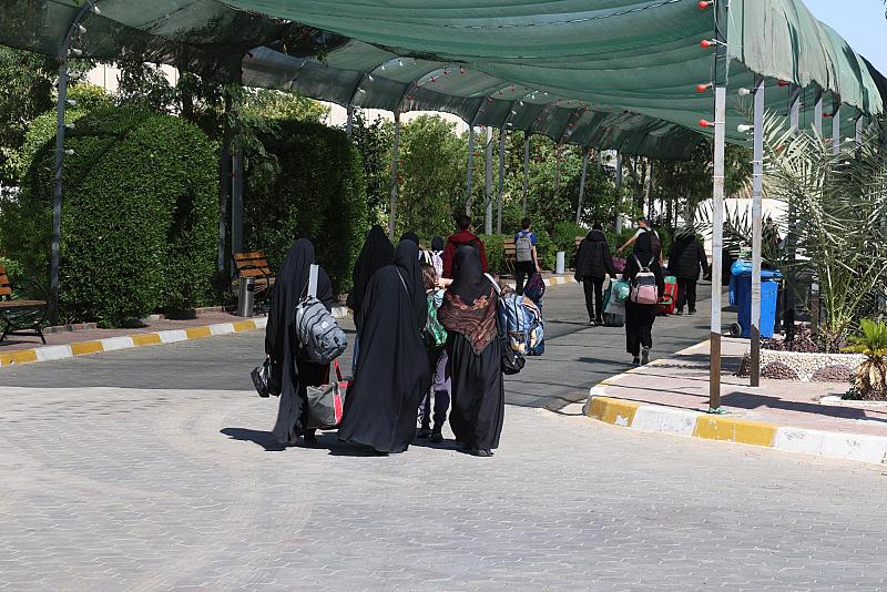 تضم 170 شخصًا.. العتبة العباسية تستقبل الوجبة الأولى من العوائل اللبنانية النازحة