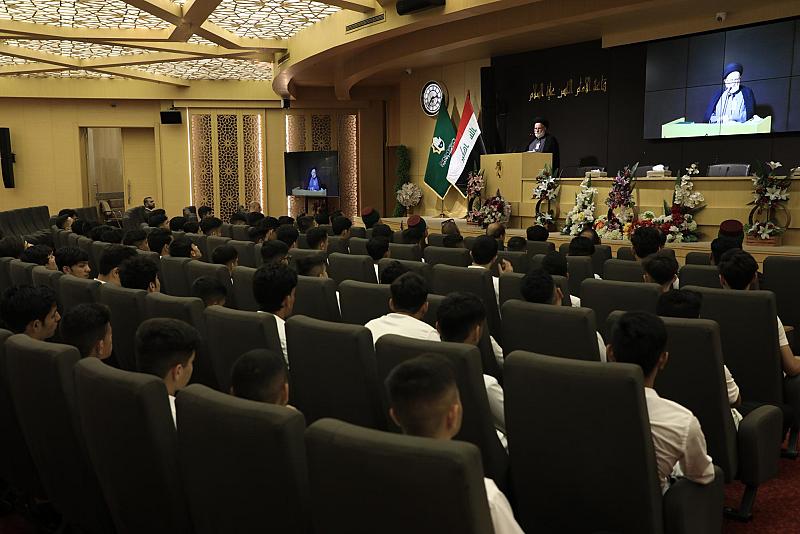 قسم العلاقات العامّة يحتفي بطلبة محافظة واسط المتفوّقين دراسِياً
