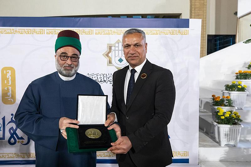 العتبة العباسية المقدسة تكرم ممثلي الجامعات والمساهمين في حفل تخرج بنات الكفيل التاسع