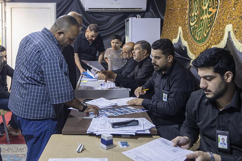 قسم الشعائر يصدر الكفالات القانونية للمواكب المشاركة في زيارة الأربعين