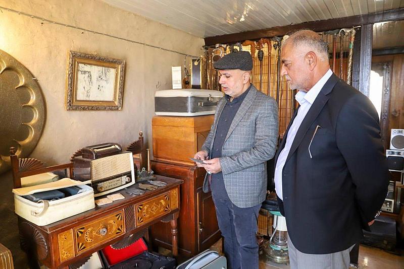 وفد متحف الكفيل يطلع على مقتنيات مركز هنداس الثقافي في واسط