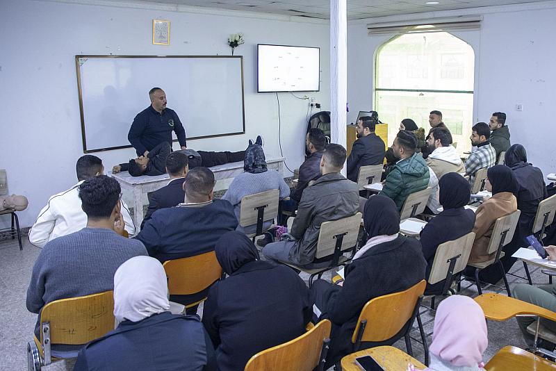 مركز الكفيل للصحة والسلامة ينظم دورة عن الإسعافات الأولية في جامعة أهل البيت (عليهم السلام)