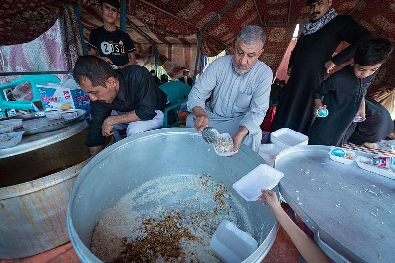 450 موكبا حسينياً يقدم خدماته المختلفة لزائري الأربعين في قضاء القرنة