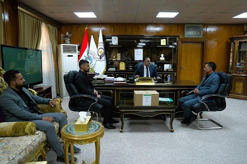 قسم الشؤون الفكرية يرفد مؤسسات المثنى بإصدارات العتبة العباسية المقدسة