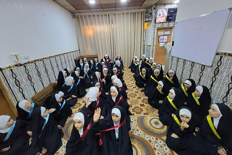 معهد القرآن الكريم النسوي ينظم مسابقة قرآنية ومعرضًا فنيًا لطالبات الدورات الصيفية