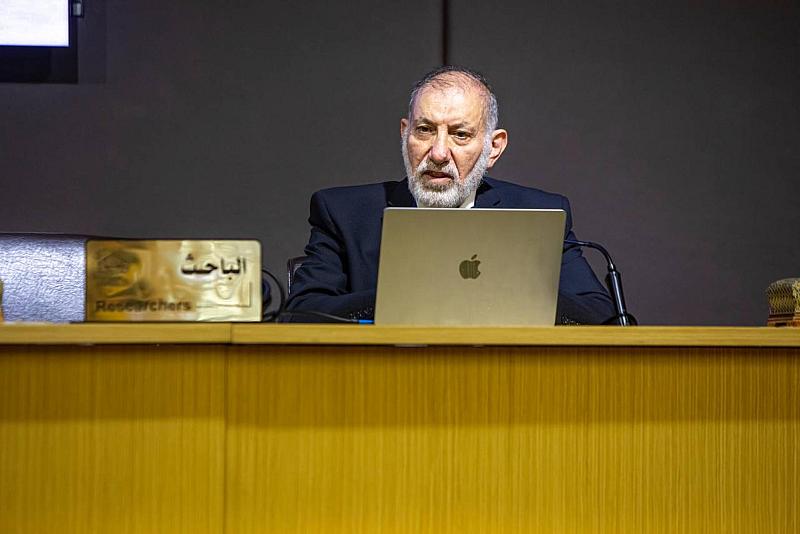  باحث بريطانيّ يحلّل آراء المفسّرين في نسخ وتفسير آيتَي النجوى والمتعة