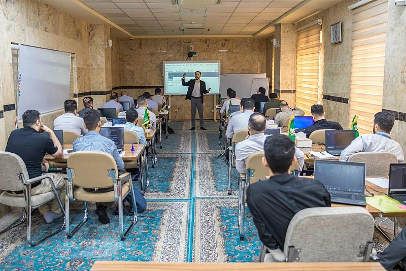 قسم التطوير ينظّم دورة تدريبية عن برمجة الذكاء الاصطناعيّ لعددٍ من ملاكات العتبة العبّاسية المقدّسة