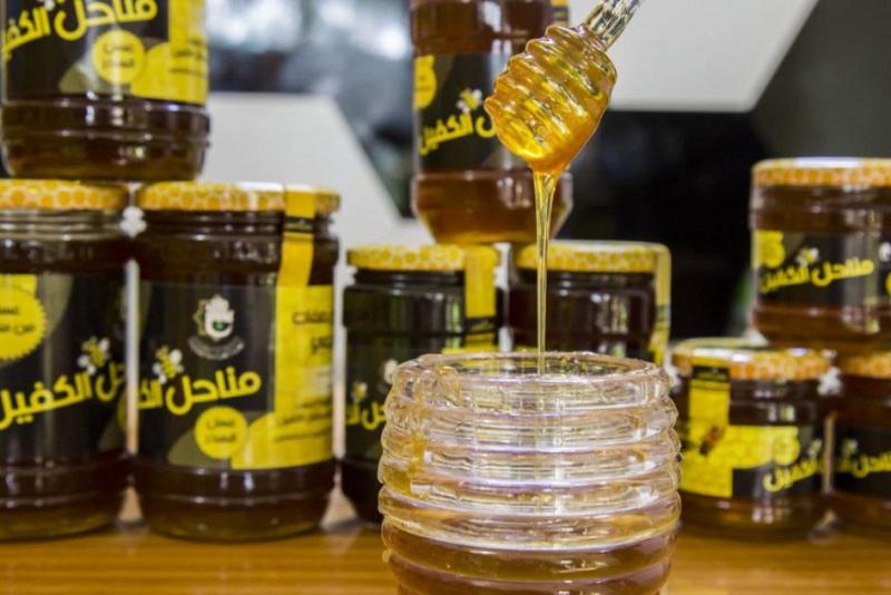 طبيعيّ وذو جودةٍ عالية: مناحلُ الكفيل تواصلُ إنتاجَها من العسل بالوسائل الحديثة