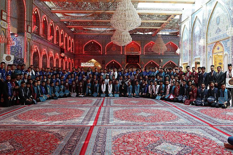 طلبة الجامعة التقنية يختتمون مسيرتهم الدراسية عند مرقد أبي الفضل العباس (عليه السلام)