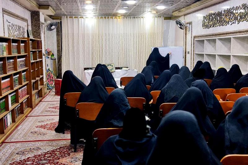 تنظيمُ دوراتٍ قرآنيّة لمجموعاتٍ من ملاكات العتبة العبّاسيّة المقدّسة النسويّة