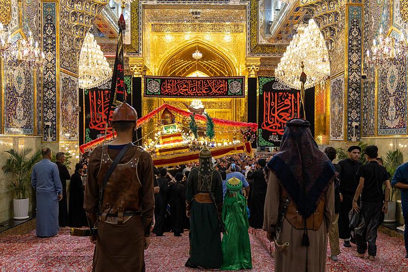 مواكب العزاء تحيي ذكرى شهادة مسلم بن عقيل (عليه السلام) في كربلاء