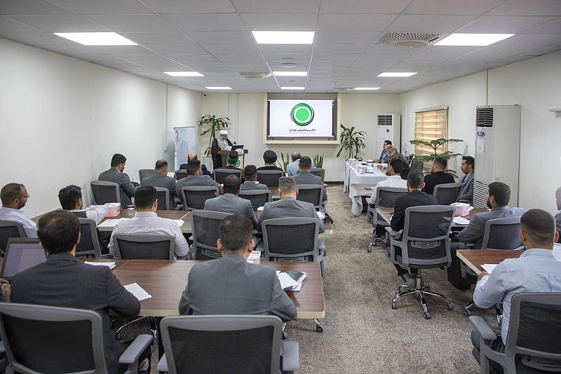 أكاديمية التطوير الإداري تجري المناقشات الأولية لبحوث طلبتها المتخرجين