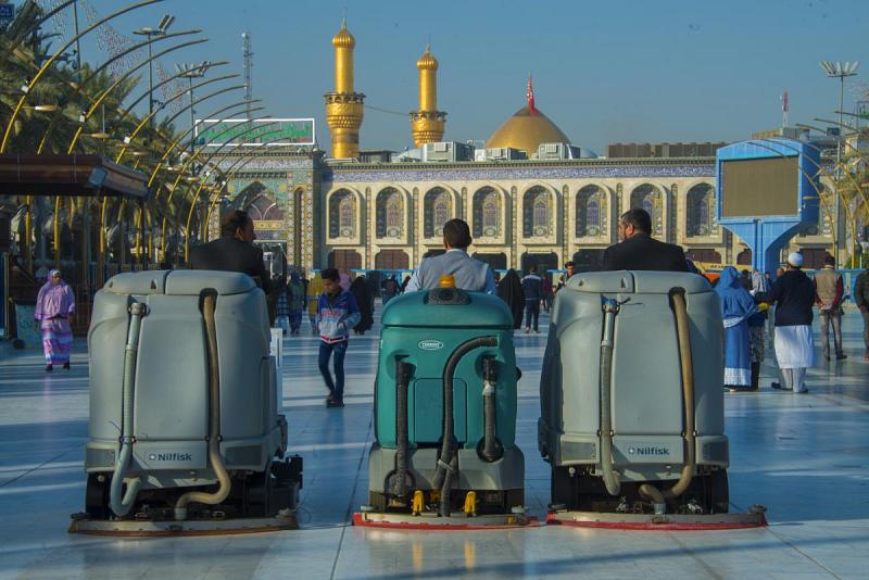 منتسبو الوحدة الخدميّة في قسم ما بين الحرمَيْن الشريفَيْن أيادٍ لا تعرف التعب...