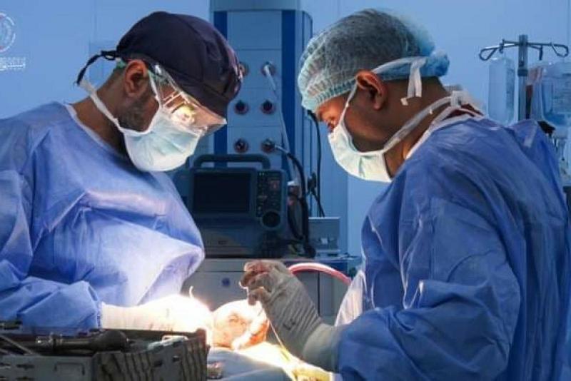 بعمليّةٍ نوعيّة.. تعديلُ انحراف العمود الفقريّ