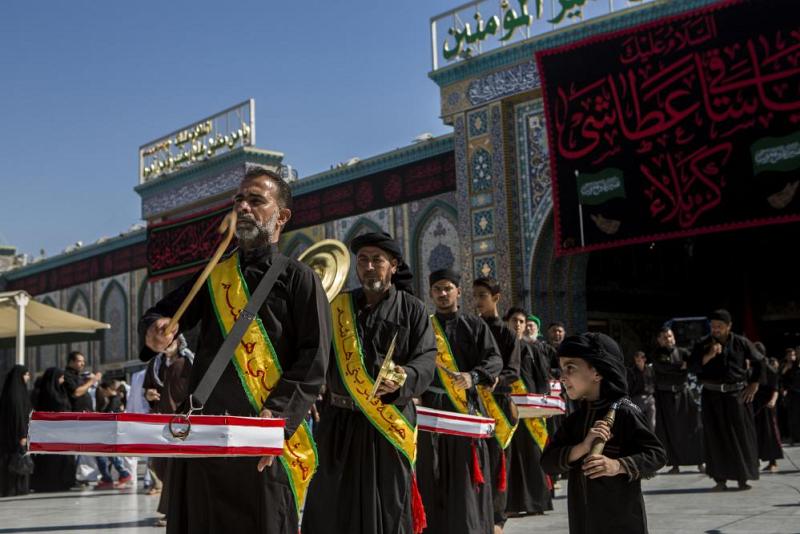 معزّو الإمام الحسين وأخيه أبي الفضل العبّاس(عليهما السلام) يستذكرون شهادة ابن عمّهما مسلم بن عقيل(عليه السلام)..