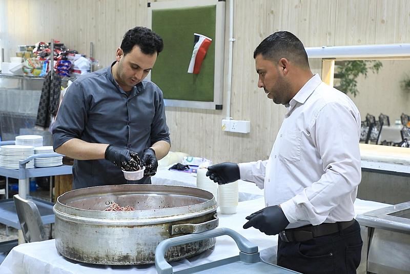 مجمع الشيخ الكليني يقدّم وجبات الإفطار للزائرين في ليالي الجمع من شهر رمضان