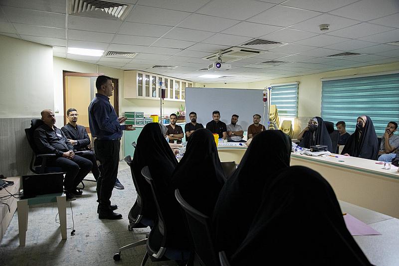 مستشفى الكفيل التخصصي يقيم برنامجًا تدريبيًّا لتطوير ملاكات مركز السيد جعفر الحلي