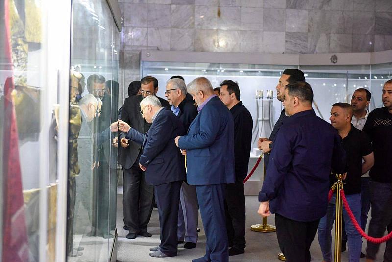 رئيس جامعة الشهيد بهشتي الإيرانية يطّلع على مقتنيات متحف الكفيل للنفائس والمخطوطات