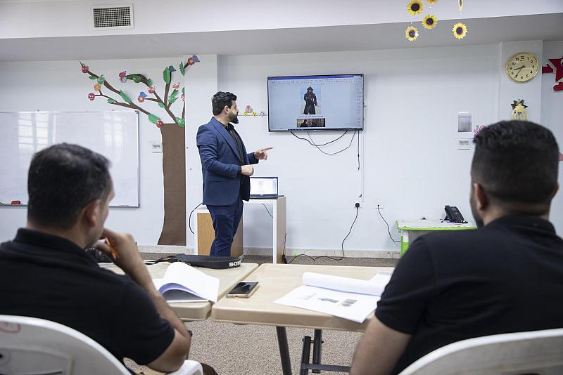 قسم التربية والتعليم يواصل تقديم الدورة التدريبية لملاكاته الإعلامية