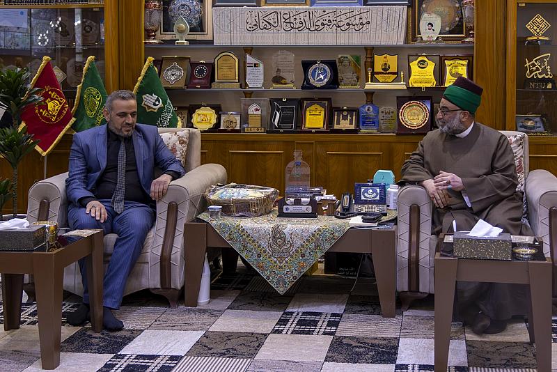الأمين العامّ للعتبة العباسية المقدّسة يلتقي وفد مؤسّسة العين في كربلاء