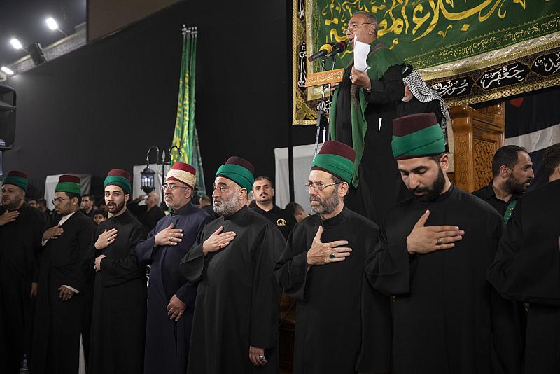 موكب أهالي كربلاء يحيي شهادة الإمام الصادق (عليه السلام) عند مرقد الإمام الكاظم (عليه السلام)