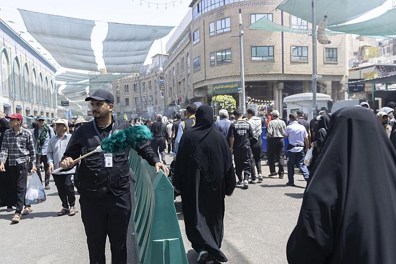 قسم حفظ النظام ينظم سير الزائرين في محيط مرقد أبي الفضل العباس (عليه السلام)