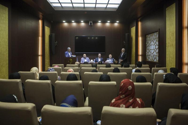 السيد الأشيقر للفائزين بمسابقة مهرجان أمير المؤمنين(عليه السلام): التواصل مع محبّي وأتباع أهل البيت(عليهم السلام) في كافة الأصقاع يرفع شأننا ويوثّق أواصرنا..