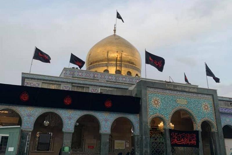 خدمة ابي الفضل العباس عليه السلام يختتمون برنامجهم العزائي والخدمي في مرقد السيدة زينب سلام الله عليها 