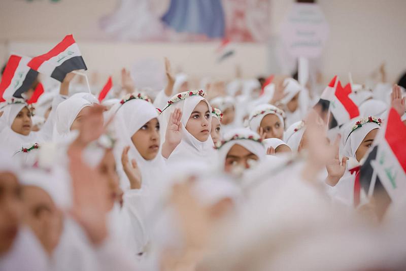 حفل الورود الفاطمية يشهد مراسيم ترديد عهد التكليف لطالبات المدارس في كربلاء