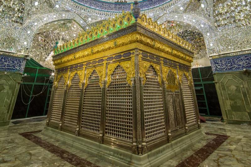 ماحصدته عدسة الكفيل خلال مراحل تركيب قطع وأجزاء الشباك الجديد لضريح المولى ابي الفضل العباس (عليه السلام) 
