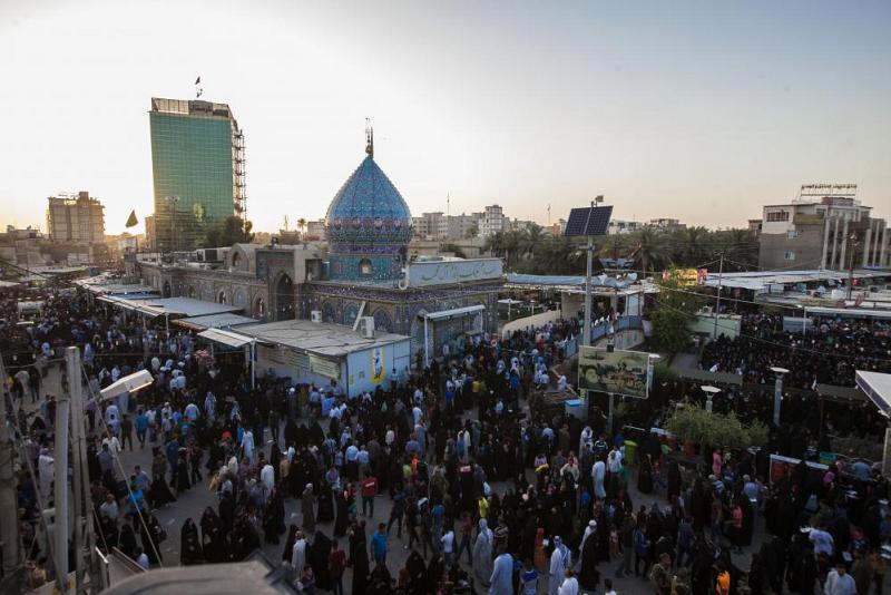 منتسبو مقام الإمام المهديّ(عجّل الله فرجه) يسخّرون جهودهم لزائري النصف من شعبان..