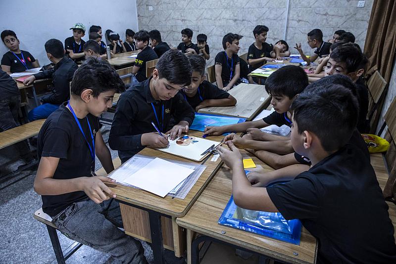 قسم الشؤون الفكرية ينظم دورة إعداد العناصر الكشفية لأكثر من (250) طالبًا